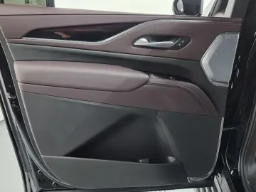 2024 Cadillac Escalade с пробегом 29 976 км