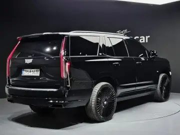 2022 Cadillac Escalade с пробегом 27 583 км