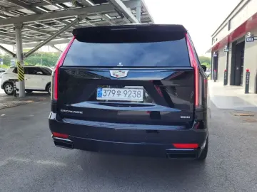 2023 Cadillac Escalade с пробегом 88 719 км
