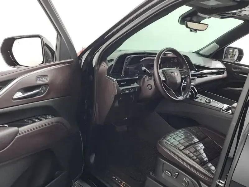 2023 Cadillac Escalade с пробегом 88 719 км