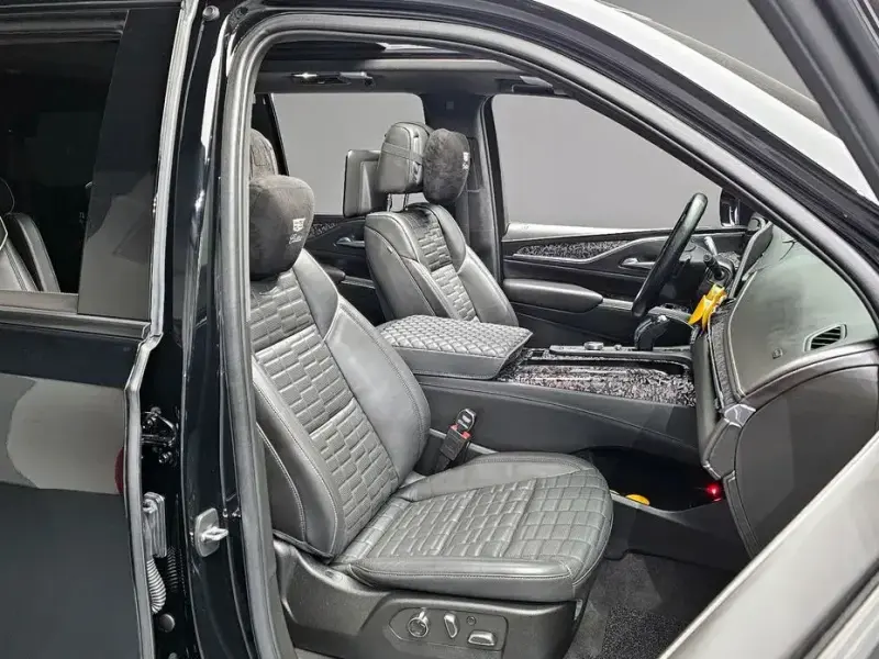 2022 Cadillac Escalade с пробегом 27 583 км