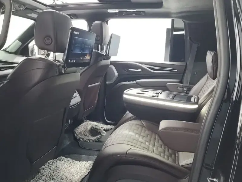 2023 Cadillac Escalade с пробегом 88 719 км