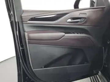 2023 Cadillac Escalade с пробегом 88 719 км