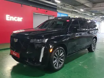 2023 Cadillac Escalade с пробегом 28 697 км
