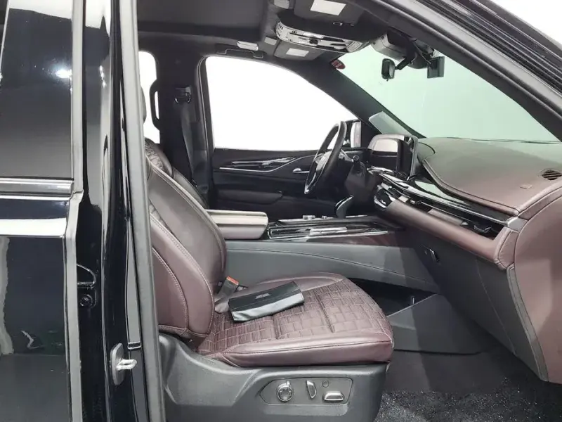 2023 Cadillac Escalade с пробегом 88 719 км