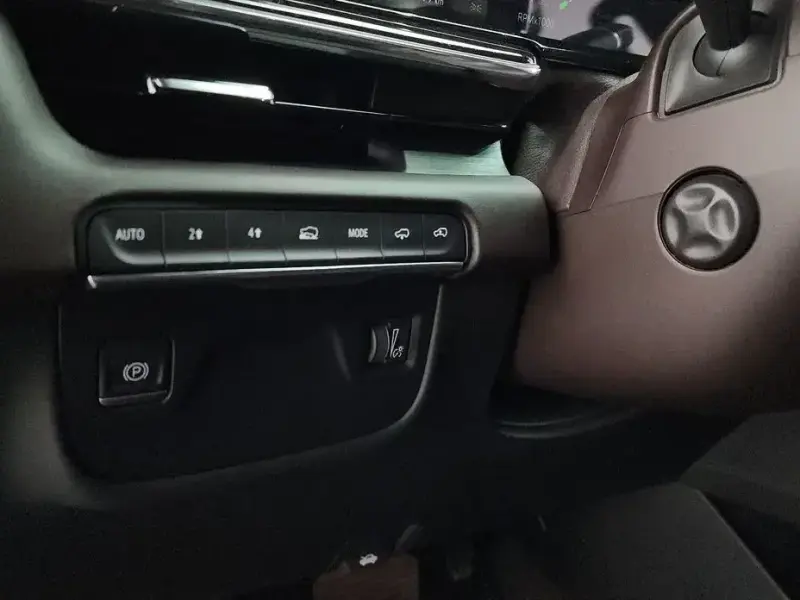 2023 Cadillac Escalade с пробегом 88 719 км