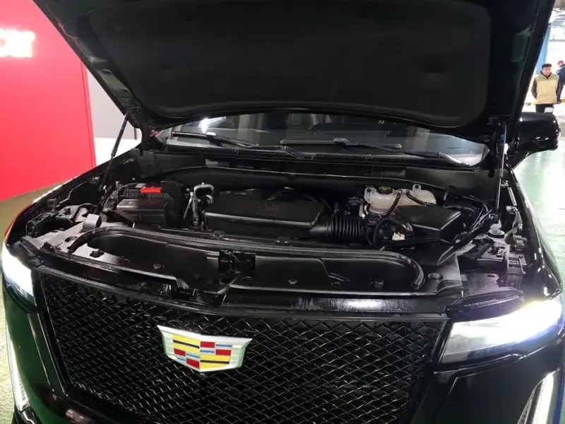 2023 Cadillac Escalade с пробегом 28 697 км