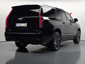 2023 Cadillac Escalade с пробегом 26 541 км