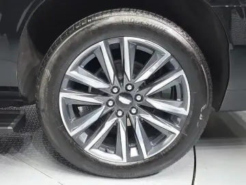 2023 Cadillac Escalade с пробегом 26 541 км
