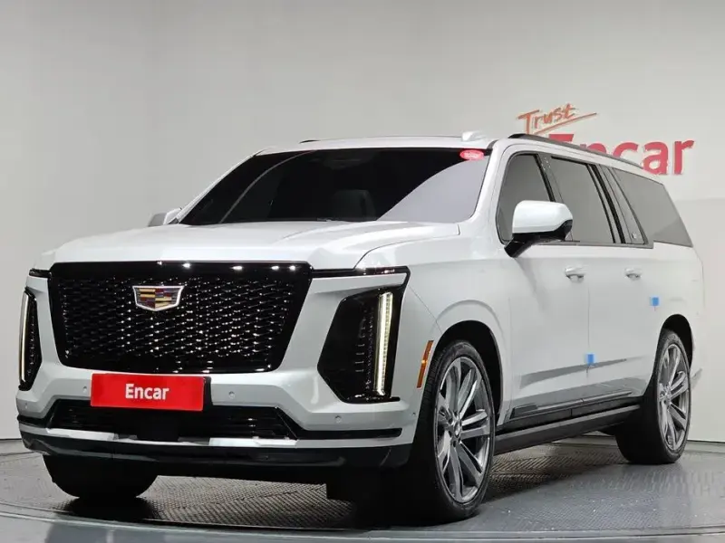 2025 Cadillac Escalade с пробегом 3 995 км