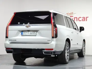 2023 Cadillac Escalade с пробегом 13 762 км
