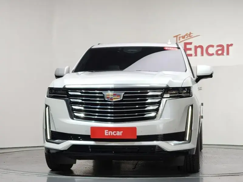 2023 Cadillac Escalade с пробегом 13 762 км