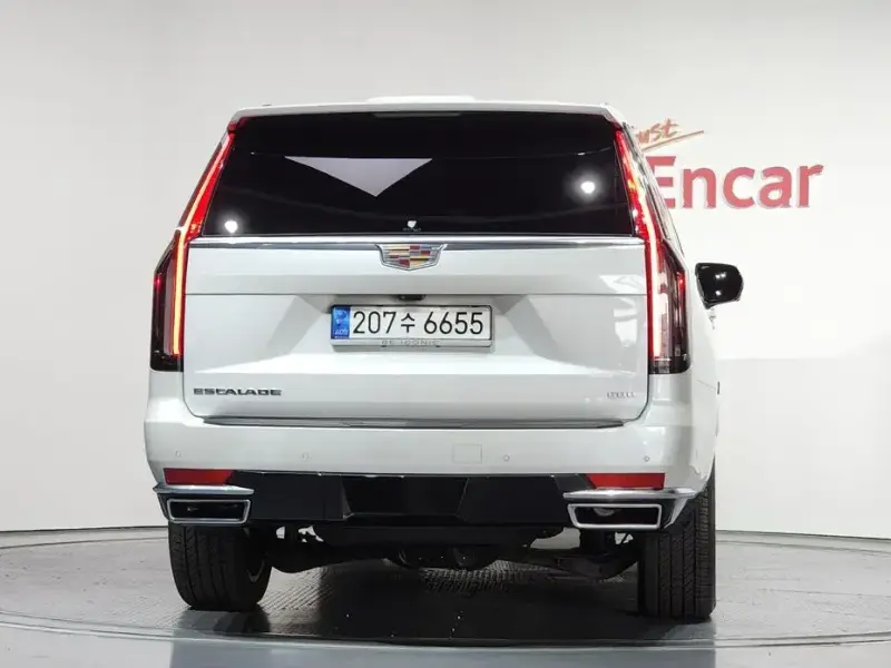 2023 Cadillac Escalade с пробегом 13 762 км