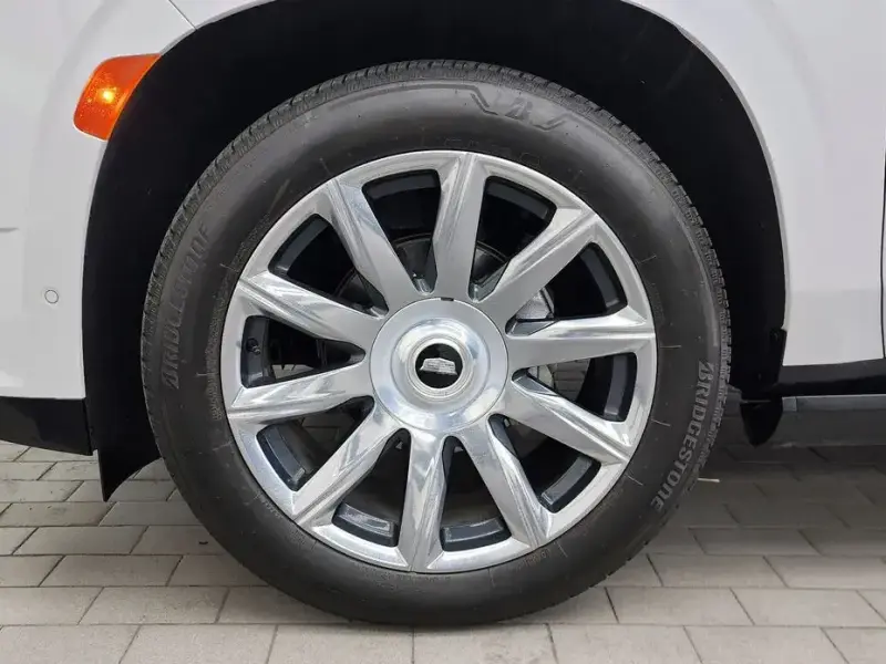 2023 Cadillac Escalade с пробегом 13 762 км