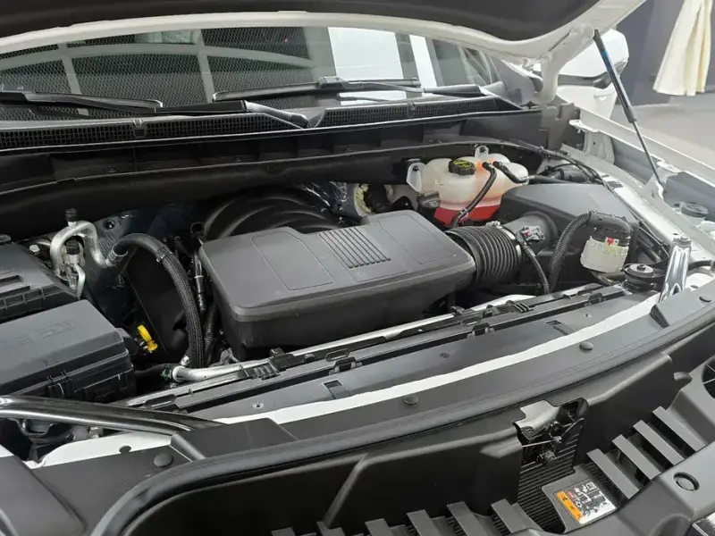 2025 Cadillac Escalade с пробегом 3 995 км