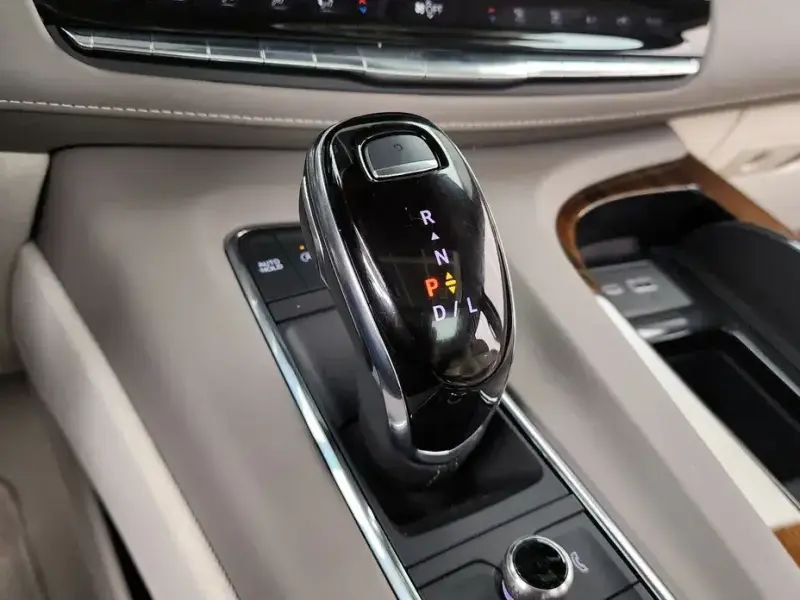 2023 Cadillac Escalade с пробегом 13 762 км