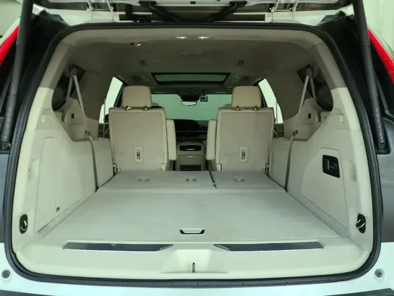 2023 Cadillac Escalade с пробегом 13 762 км