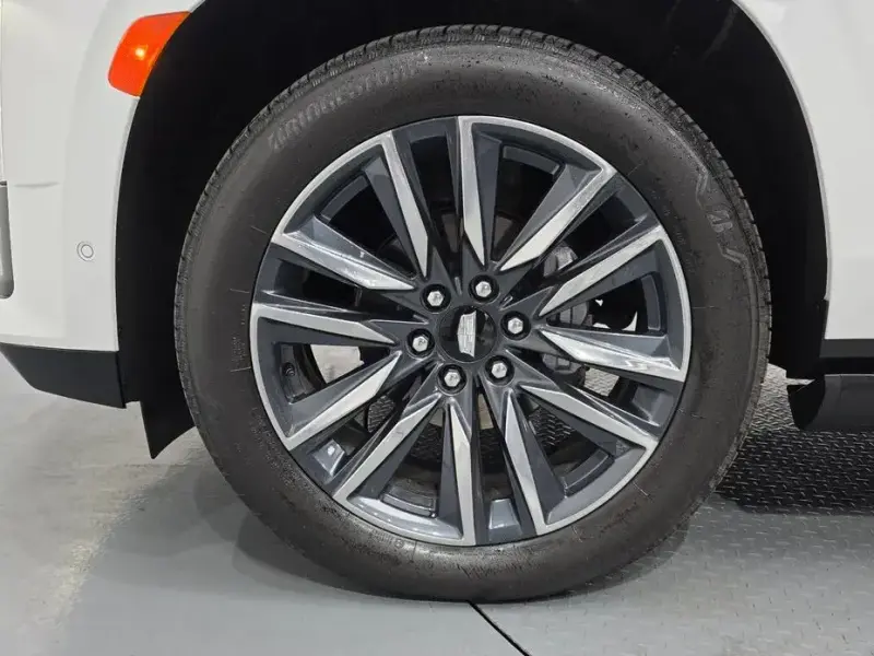 2023 Cadillac Escalade с пробегом 11 775 км