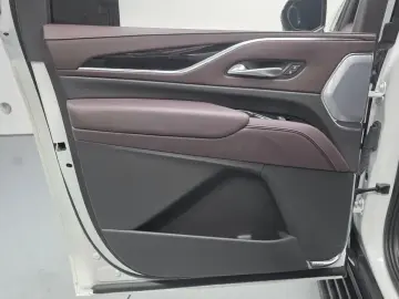 2023 Cadillac Escalade с пробегом 11 775 км