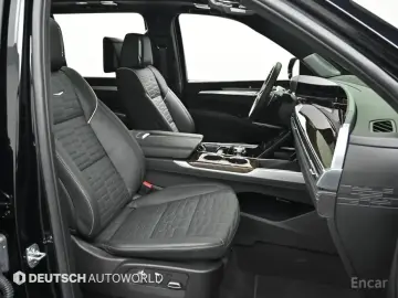 2025 Cadillac Escalade с пробегом 3 935 км