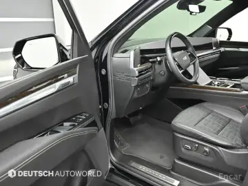 2025 Cadillac Escalade с пробегом 3 935 км