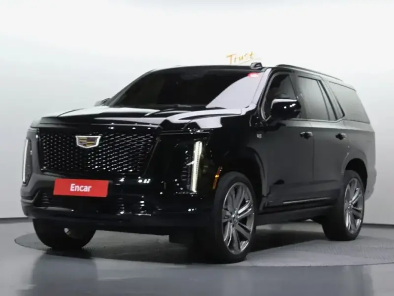 2025 Cadillac Escalade с пробегом 14 237 км