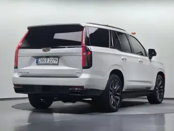 2021 Cadillac Escalade с пробегом 28 981 км