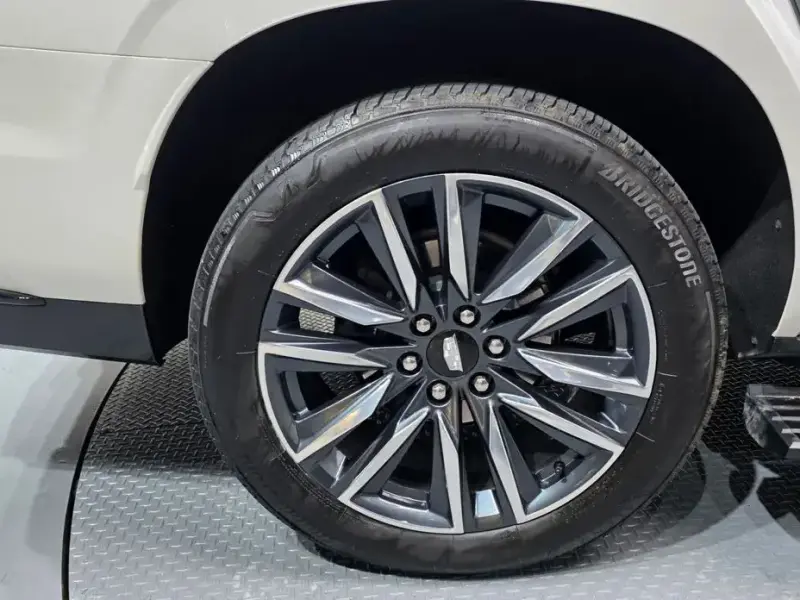 2021 Cadillac Escalade с пробегом 28 981 км