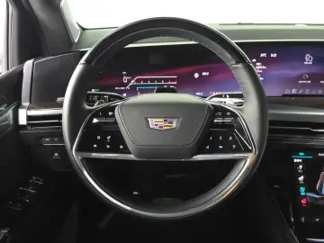 2025 Cadillac Escalade с пробегом 14 237 км