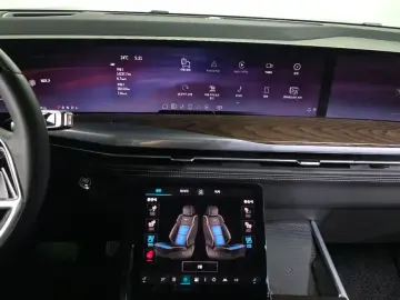 2025 Cadillac Escalade с пробегом 14 237 км