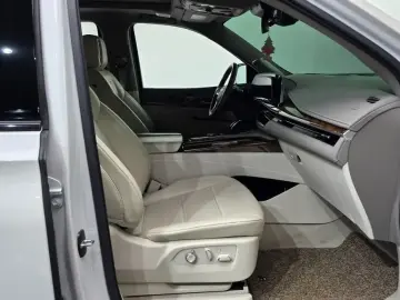 2021 Cadillac Escalade с пробегом 28 981 км