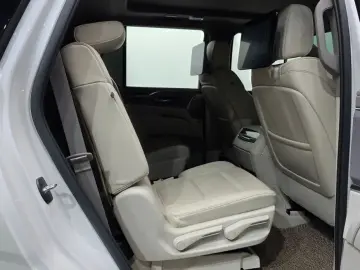 2021 Cadillac Escalade с пробегом 28 981 км