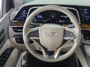 2021 Cadillac Escalade с пробегом 28 981 км