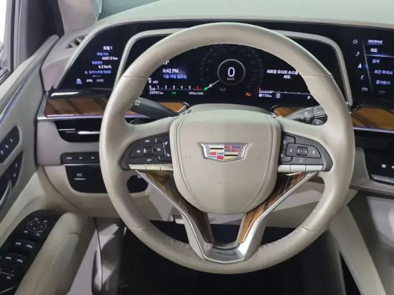 2021 Cadillac Escalade с пробегом 28 981 км