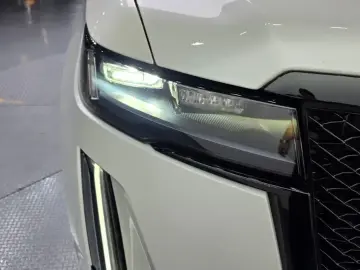 2021 Cadillac Escalade с пробегом 28 981 км