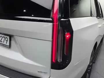 2021 Cadillac Escalade с пробегом 28 981 км