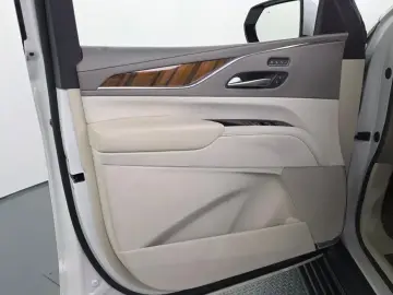 2021 Cadillac Escalade с пробегом 28 981 км