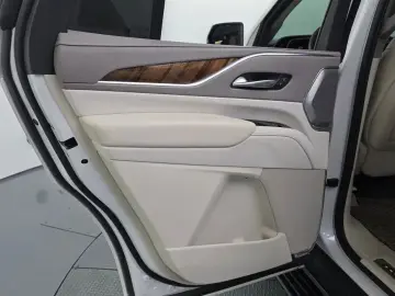 2021 Cadillac Escalade с пробегом 28 981 км
