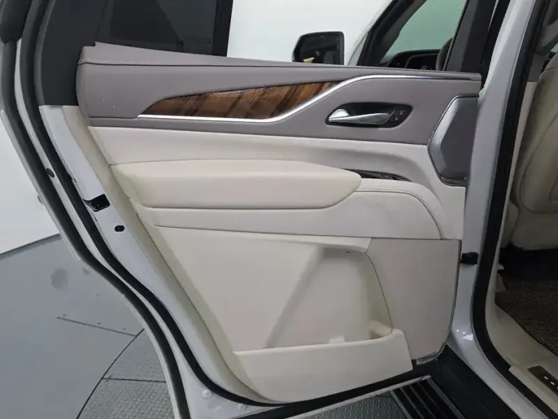 2021 Cadillac Escalade с пробегом 28 981 км