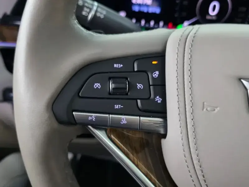 2021 Cadillac Escalade с пробегом 28 981 км