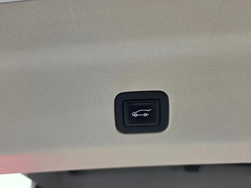 2021 Cadillac Escalade с пробегом 28 981 км