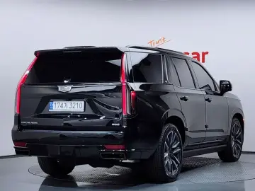 2022 Cadillac Escalade с пробегом 38 475 км