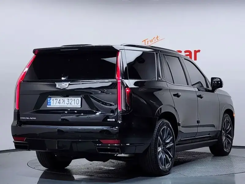 2022 Cadillac Escalade с пробегом 38 475 км