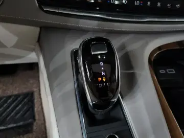 2022 Cadillac Escalade с пробегом 38 475 км