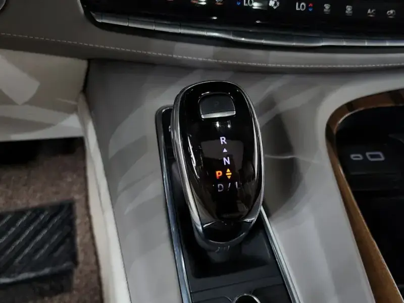 2022 Cadillac Escalade с пробегом 38 475 км