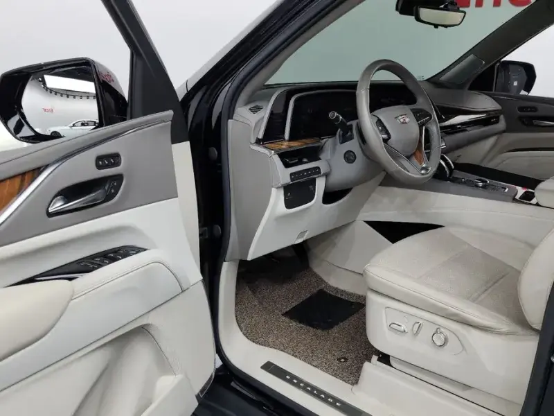 2022 Cadillac Escalade с пробегом 38 475 км