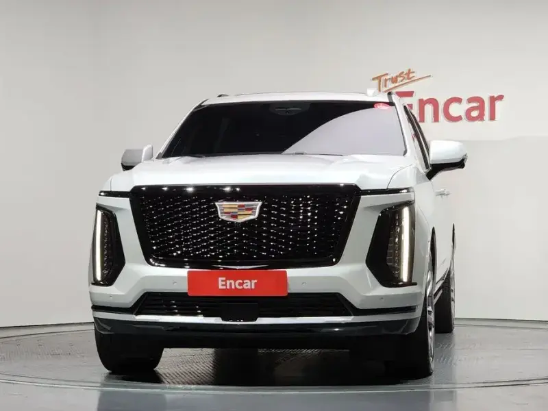 2025 Cadillac Escalade с пробегом 14 837 км