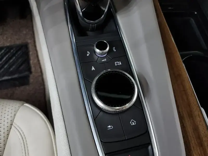 2022 Cadillac Escalade с пробегом 38 475 км