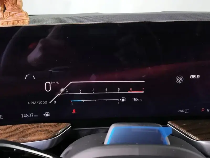 2025 Cadillac Escalade с пробегом 14 837 км