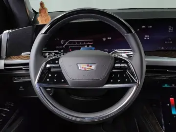 2025 Cadillac Escalade с пробегом 14 837 км